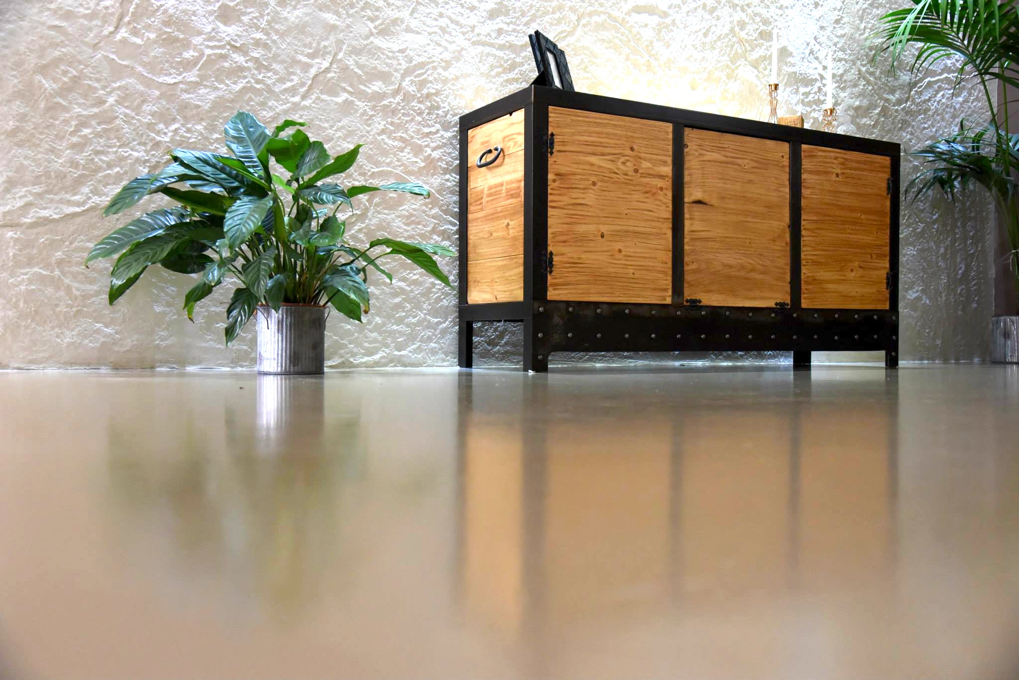 Bellezza e resistenza assoluta<br>il microcemento reinventa gli spazi.